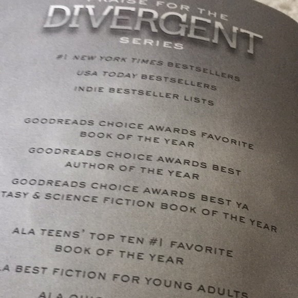 Books Midsummer Night’s Scream & Four - Picture 3 of 6